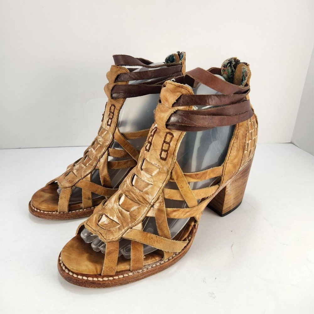 Freebird by Steven Women's 8 Tan Leather Strappy Gladiator Block Heel Sandals